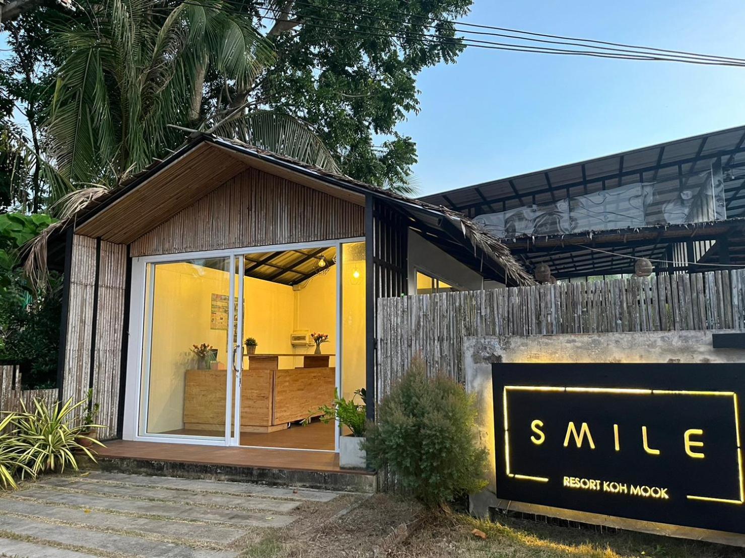 Smile Resort Ко Моок Екстериор снимка